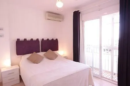 Amplio Apartamento Con Piscina Cerca De La Playa